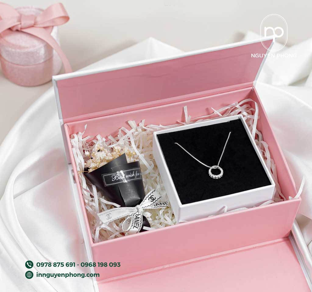 In hộp đựng trang sức dạng nam châm